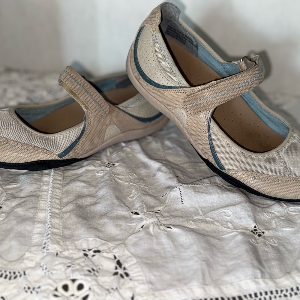 Privo Beige Mary Jane Flats size 9.5